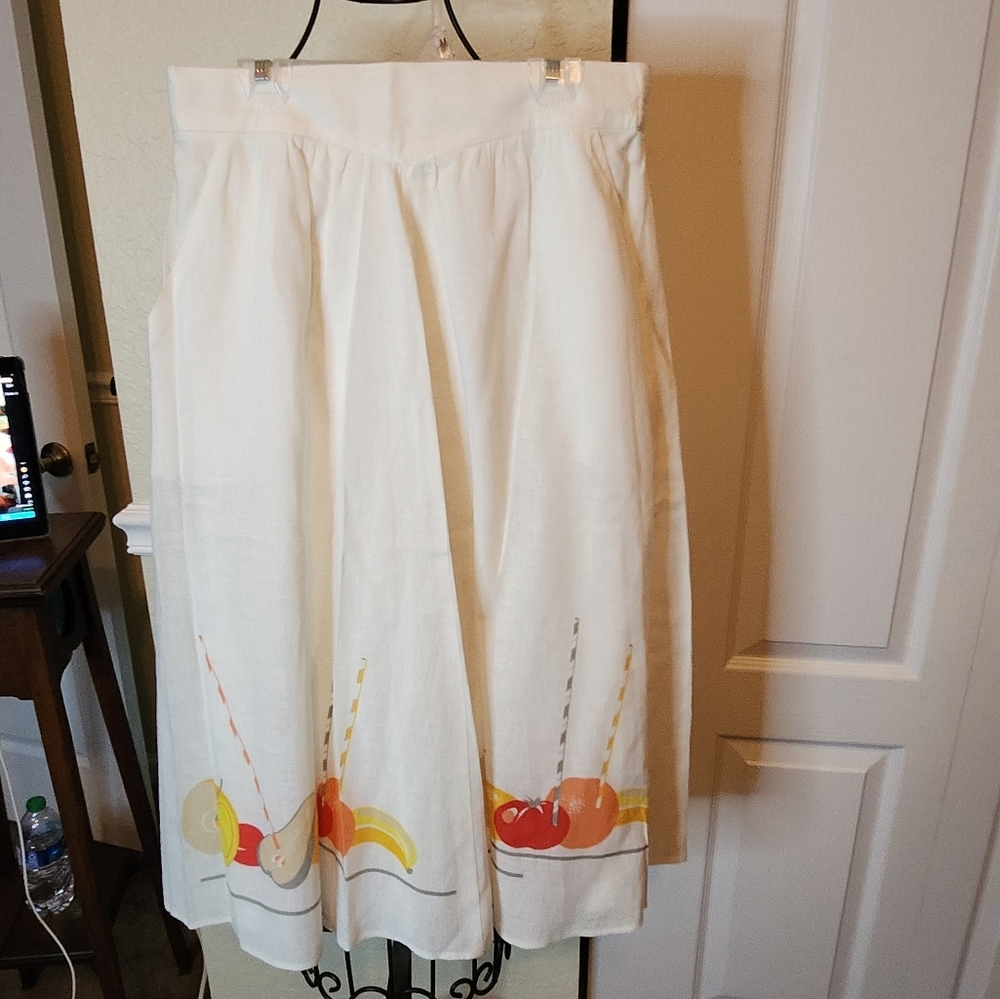 Betty Barclay skirt size 40 made in France